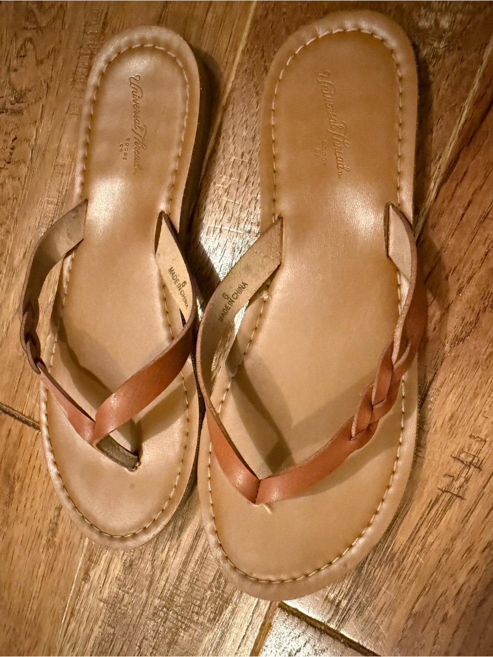 Universal thread leather flip flops